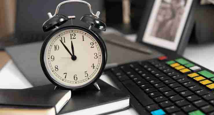 Small Business Burnout: 7 Ways To Beat It Because You Deserve Better 16 Work Set Hours